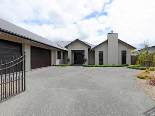 33 Palliser Drive, Huntington