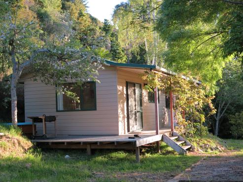 201 Packard Road, Motupipi