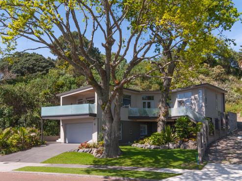 16 Oakwood Grove, Eastern Beach