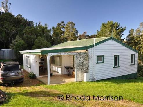 56A The Pines Road, Paparoa