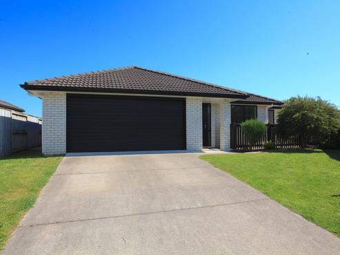 5 Newbury Place, Huntington