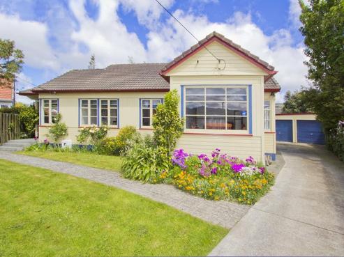11 Avery Grove, Boulcott
