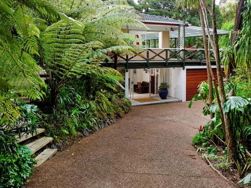 70 Woodfern Crescent, Titirangi