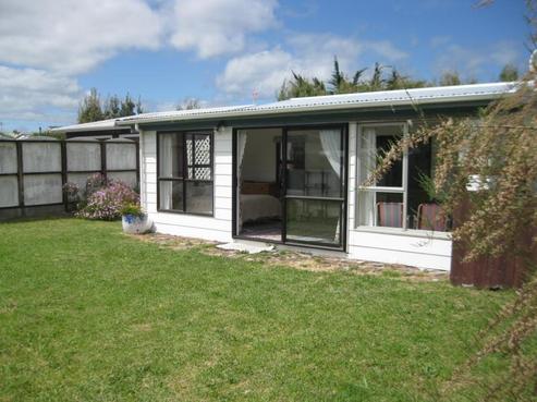 10 Cousins Avenue East, Foxton Beach