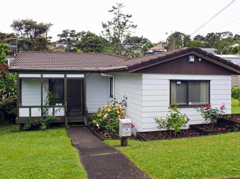 1 Derwent Crescent, Titirangi