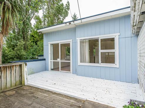 86 Renown Road, Raumati South