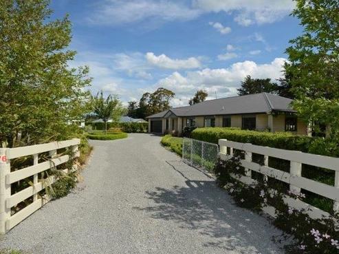 76 Willow Park Drive, Opaki