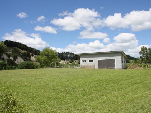 742F River Road, Otane