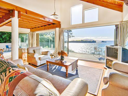 2 Kowhai Terrace, Leigh