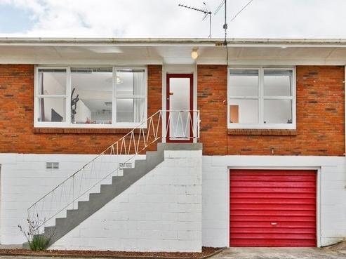 2/18 East Coast Road, Milford