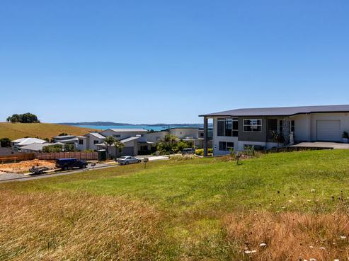 13 Fantail Crescent, Maraetai