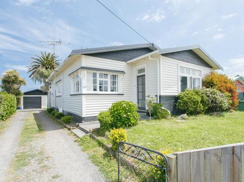 127 Cornfoot Street, Castlecliff