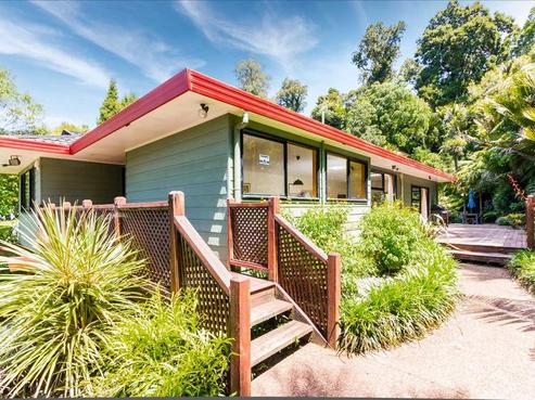 244 Scenic Drive, Titirangi