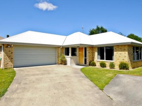 8 Blue Cedar Lane, Enderley