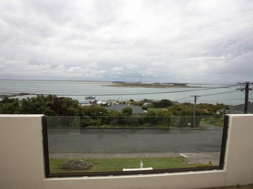 12 Raymond Street, Bluff