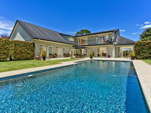 66 Shelter Drive, Greenhithe