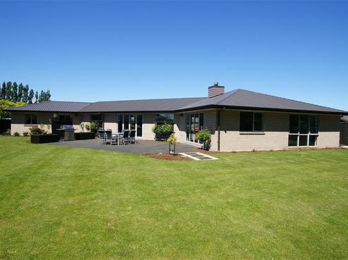 54 Grangewood Drive, Lincoln
