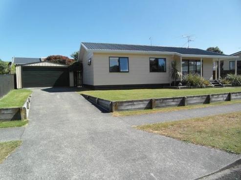83 Queens Road, Waikanae Beach
