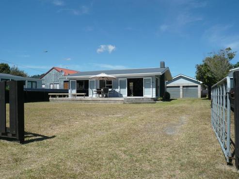 221 Kiwi Road, Whangamata