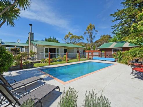 946 Whitemans Valley Road, Whitemans Valley