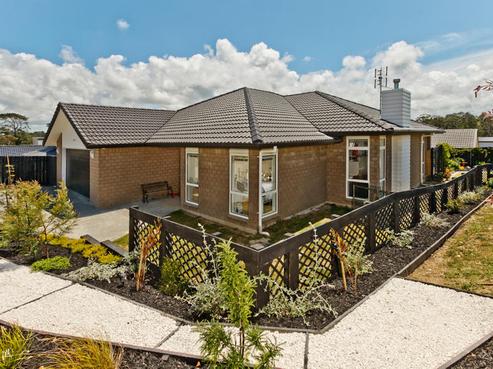 1 Bartlett Drive, Silverdale