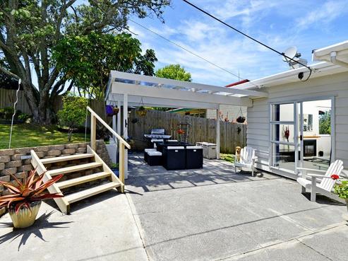 552 Beach Road, Rothesay Bay