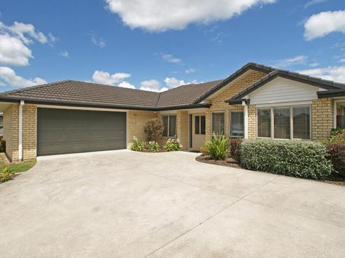 23 Thomas Road, Huntington