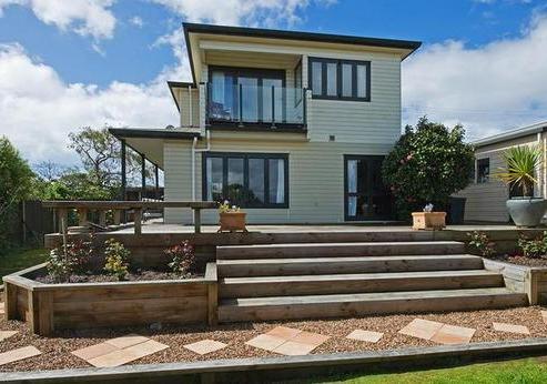 18 Shelly Beach Road, Surfdale