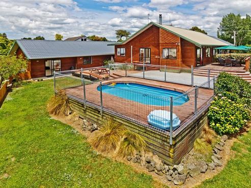 912 Kahikatea Flat Road, Waitoki