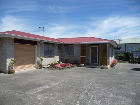 2/306 Pakowhai Road, Frimley