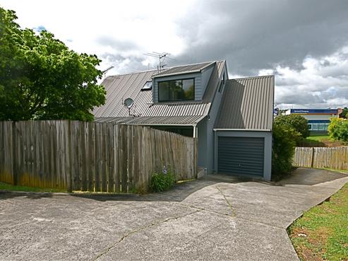 1/74 Whitford Road, Botany Downs