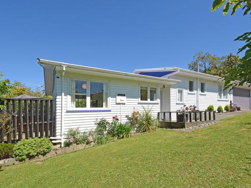 5 Radiata Grove, Brown Owl