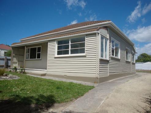11 Memorial Avenue, Parkside