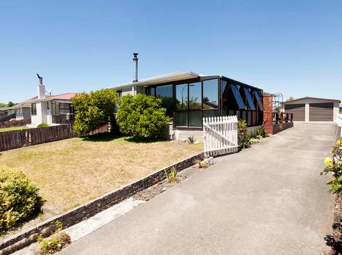 16 Helmsdale Street, Burwood