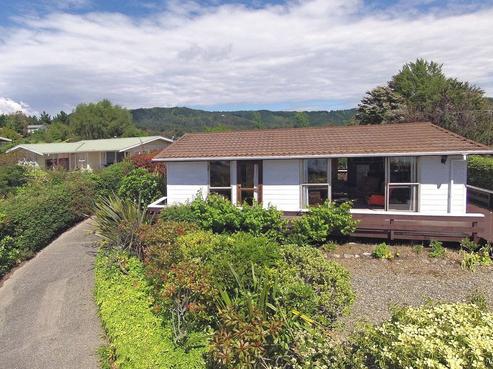 2B Rowling Road, Kaiteriteri