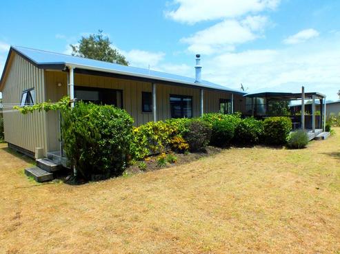 111 Titoki Place, Matarangi