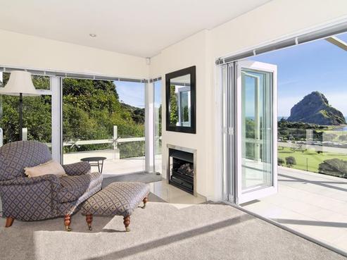 7 Glenesk Road, Piha