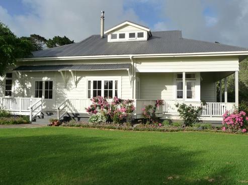 2589 Awhitu Road, Awhitu