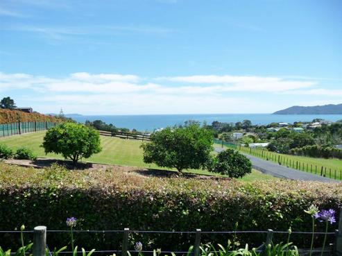 4 Ocean View Road, Cable Bay