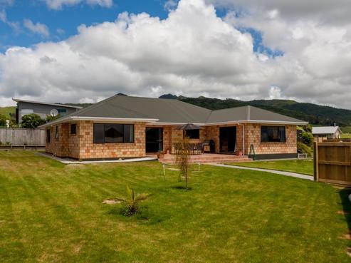 5 Tui Grove, Oakura