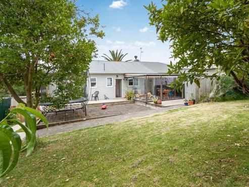 72 Premier Avenue, Point Chevalier