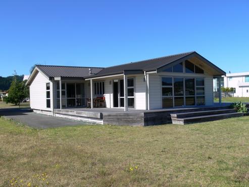 1 Harvard Court, Pauanui