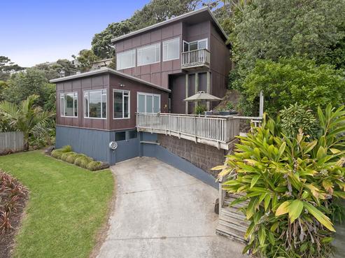 85 Domain Crescent, Muriwai