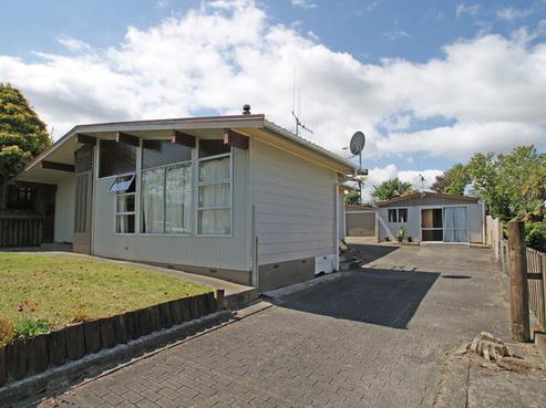 11 Splitt Avenue, Glenview