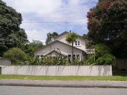 17 Manuka Street, Otaki Beach