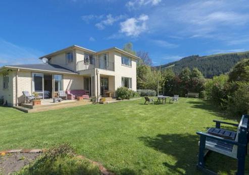 7 Purau Port Levy Road, Purau