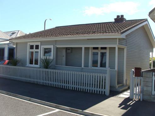 527 Marine Parade, Napier South
