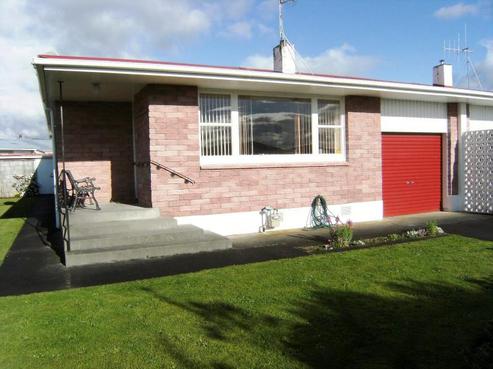 4 Ely Place, Levin
