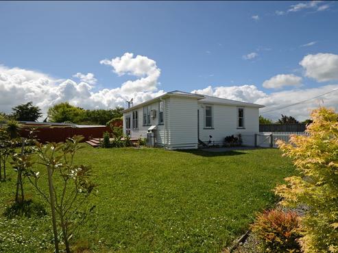 17 Naples Street, Martinborough