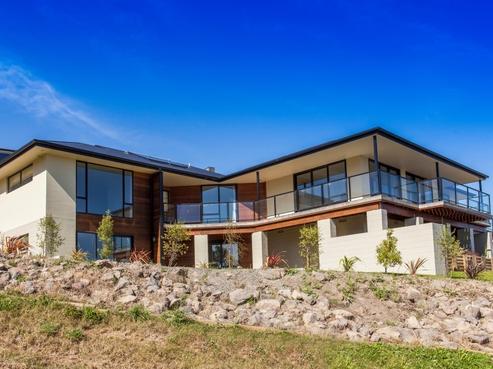 2 Holbank Lane, Huntsbury